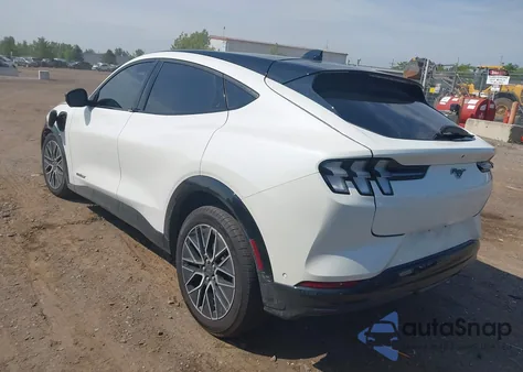 2024 Ford Mustang Mach-E Premium z USA, uszkodzony, nr VIN 3FMTK3SU0RMA15449